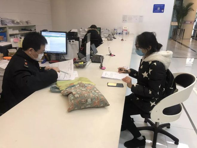 抗擊疫情，寶山市場監管“店小二”在行動——嚴把消毒器械銷售關